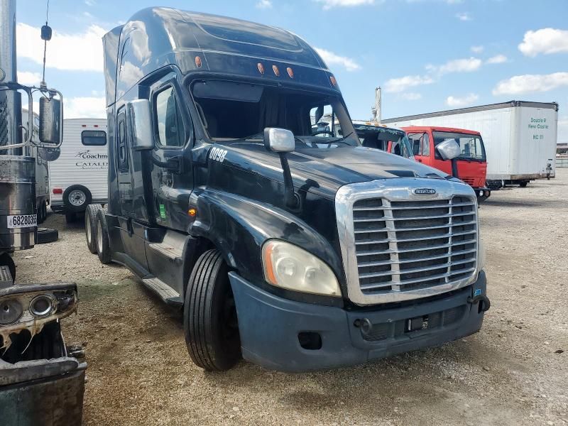 2016 Freightliner Cascadia 125 Semi Truck