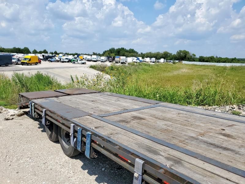 2022 Lamar FS023028 Equipment Trailer