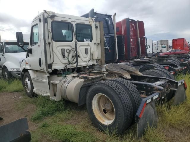 2016 Freightliner Cascadia 113 Semi Truck