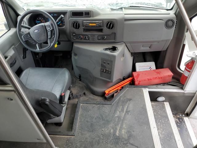 2024 Ford Econoline E450 Super Duty Cutaway Van