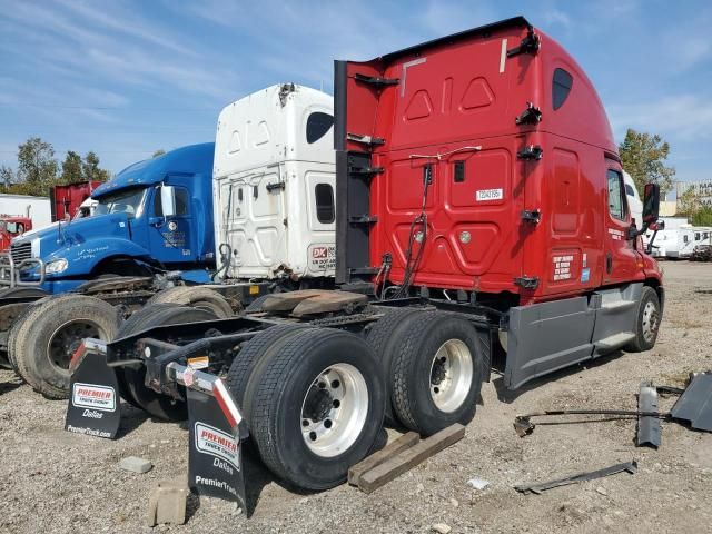 2015 Freightliner Cascadia Semi Truck
