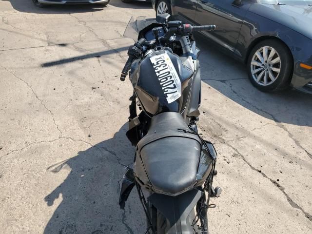 2025 Kawasaki EX650 R