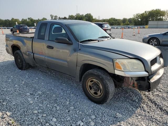 2008 Mitsubishi Raider LS