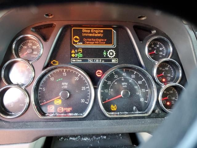 2019 Peterbilt 579 Semi Truck