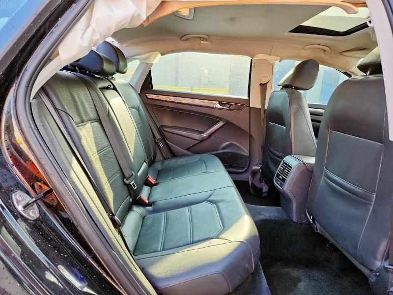 2016 Volkswagen Passat SE