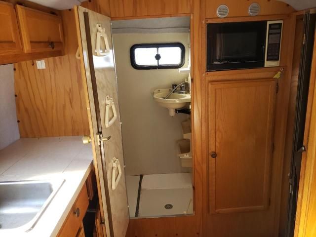1989 Scamp 16' Standa