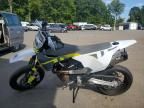 2022 Husqvarna Supermoto 701