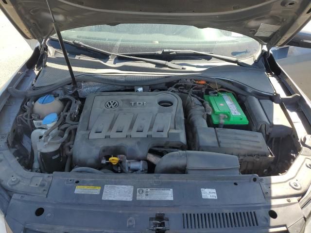 2014 Volkswagen Passat SEL