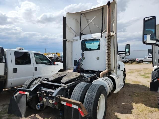 2014 Kenworth T680 Semi Truck