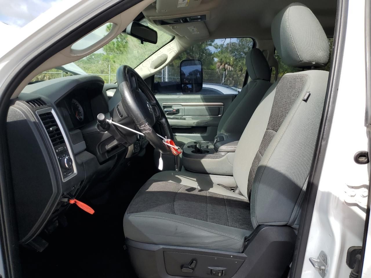 2015 Dodge RAM 1500 SLT