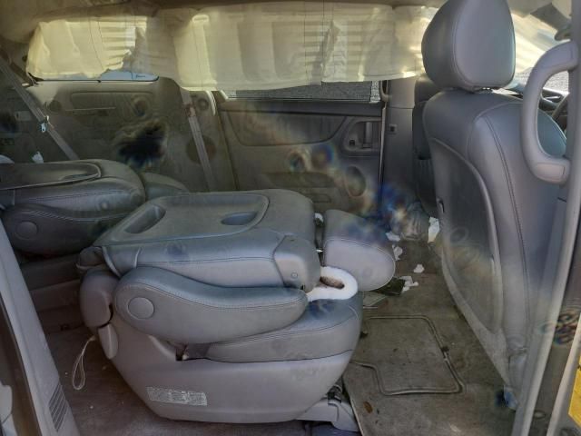 2005 Toyota Sienna XLE