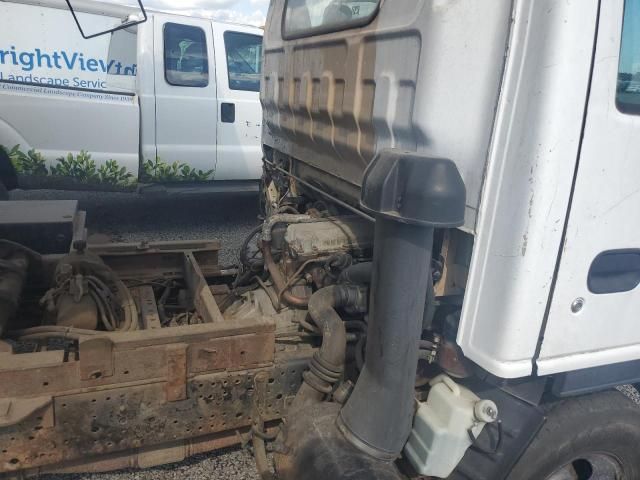 2004 Isuzu NPR