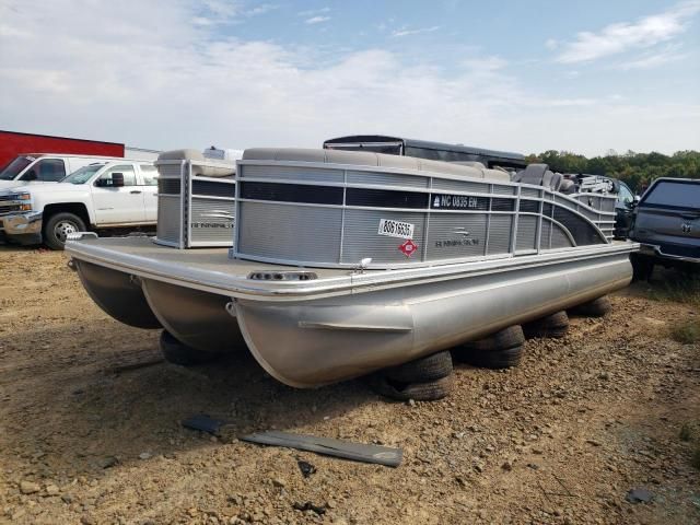 2019 Bennington Marine Pontoon