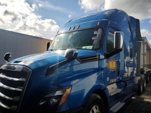 2020 Freightliner Cascadia 126 Semi Truck
