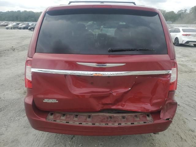 2013 Chrysler Town & Country Touring L