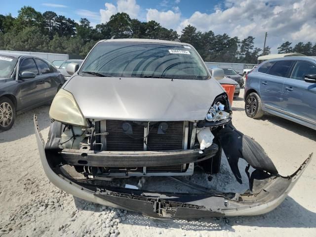 2004 Toyota Sienna XLE