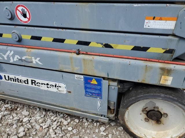 2014 Skyjack Sjiii 4632 Scissor Lift