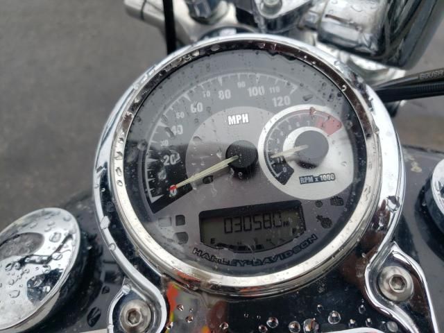 2011 Harley-Davidson Fxdc