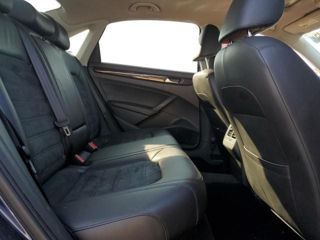 2015 Volkswagen Passat SEL
