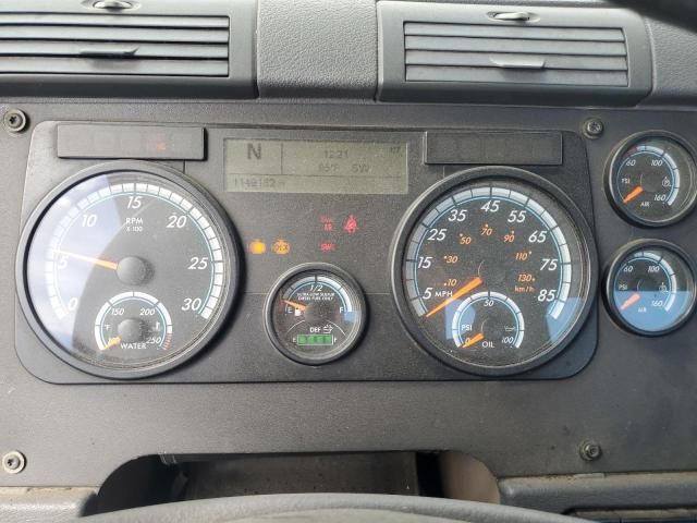 2015 Freightliner Cascadia Semi Truck