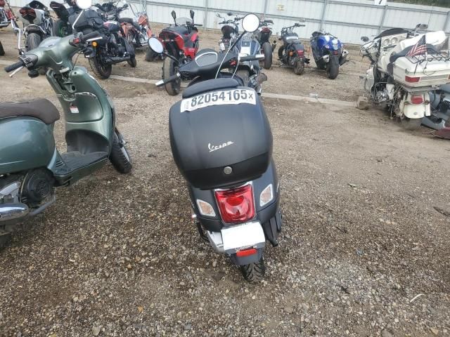 2022 Vespa GTS 300