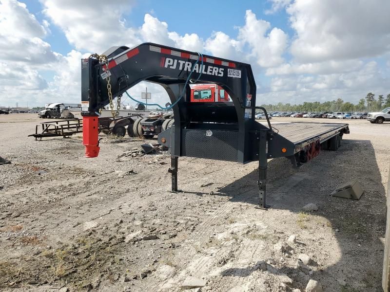 2025 PJ LD401 Equipment Trailer