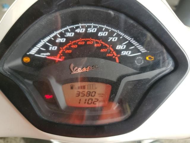 2022 Vespa GTS 300