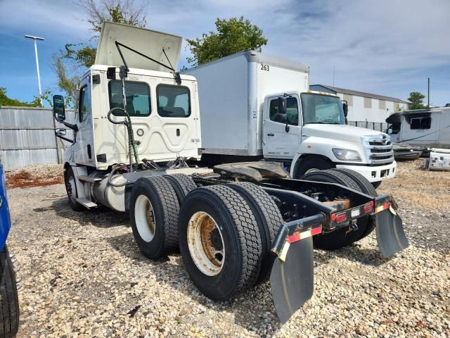 2022 Freightliner Cascadia 126 Semi Truck