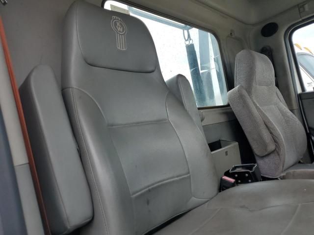 2014 Kenworth T680 Semi Truck
