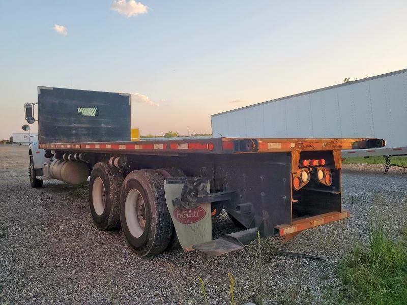 2015 Peterbilt 348 Flatbed Truck