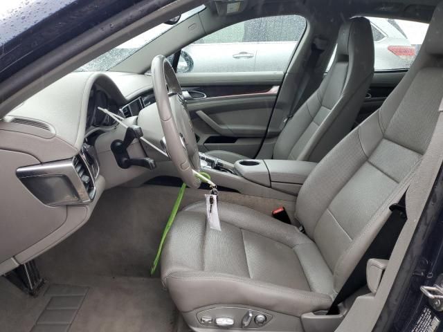 2012 Porsche Panamera 2