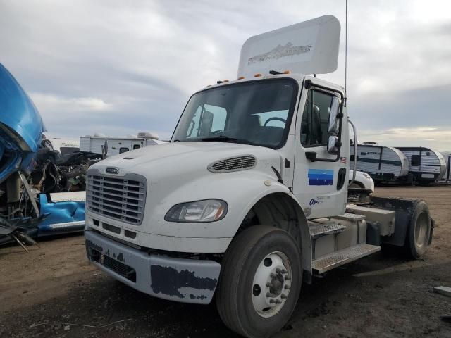 2015 Freightliner Business Class M2 Semi Truck