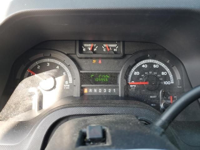 2010 Ford Econoline E450 Super Duty Cutaway Van