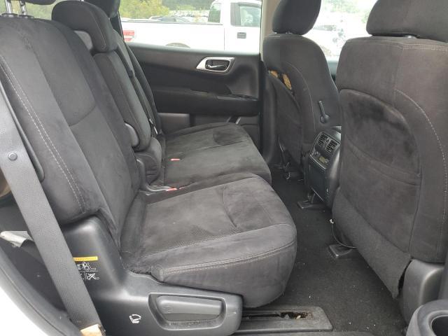 2016 Nissan Pathfinder s