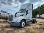 2016 Peterbilt Tractor 2016 Peterbilt 579 Semi Truck