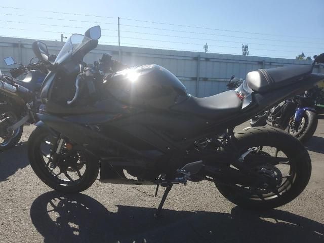 2021 Yamaha YZFR3 A