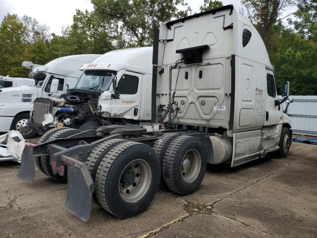2018 Freightliner Cascadia 125 Semi Truck