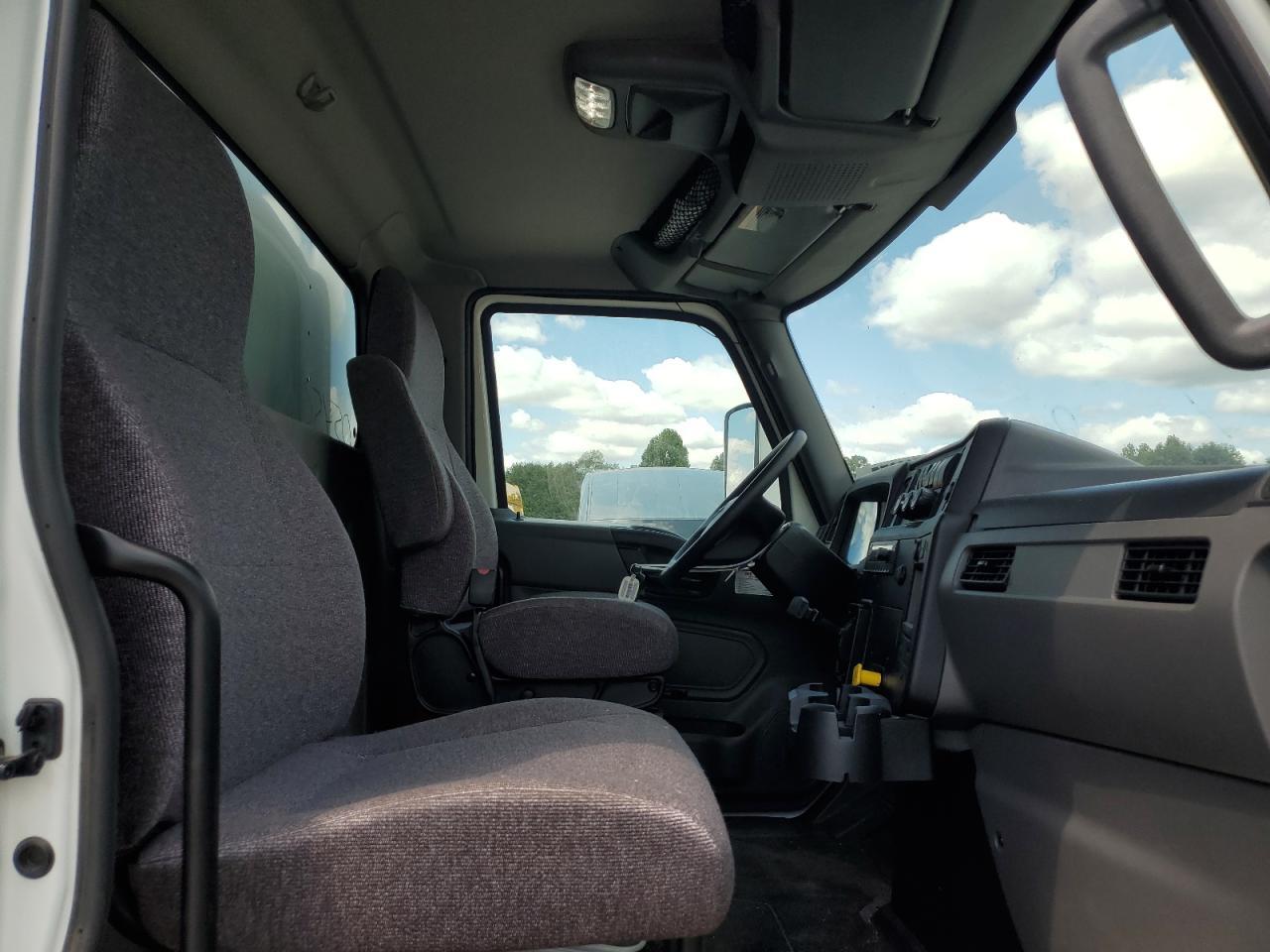 2025 International MV607 BOX Truck