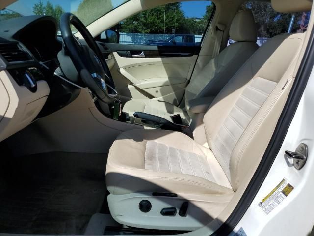2014 Volkswagen Passat SEL