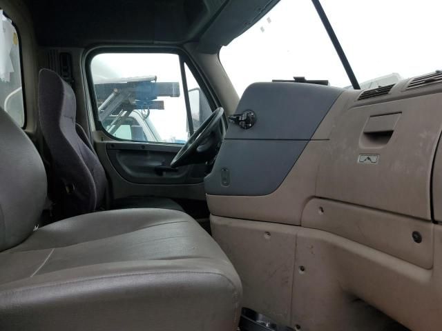 2016 Freightliner Cascadia 113 Semi Truck