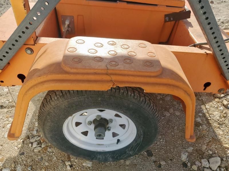 2005 Solar Tech Silent Sentinel Arrow Board Trailer