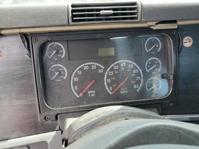 2005 Freightliner Columbia 120 Semi Truck