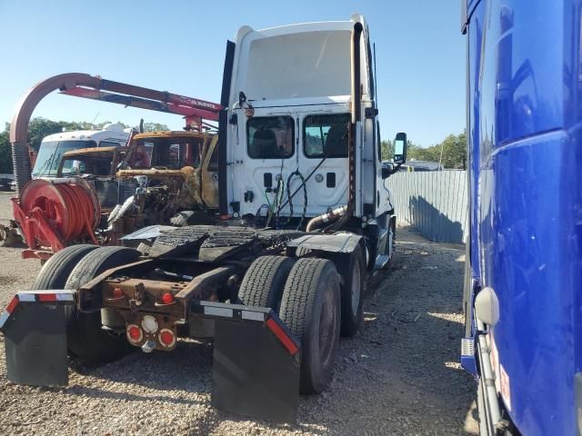 2015 Freightliner Cascadia Semi Truck