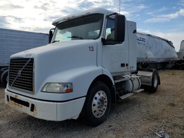2006 Volvo VNM Semi Truck