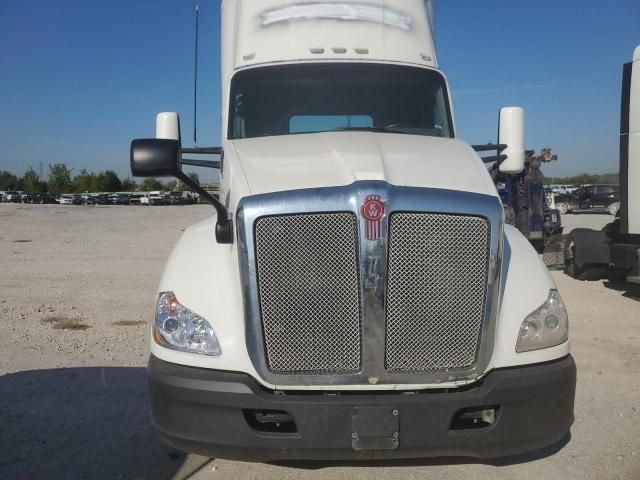 2017 Kenworth T680 Semi Truck
