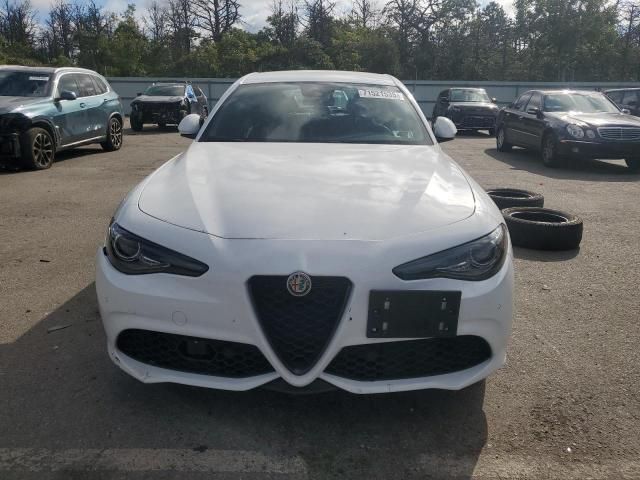 2022 Alfa Romeo Giulia