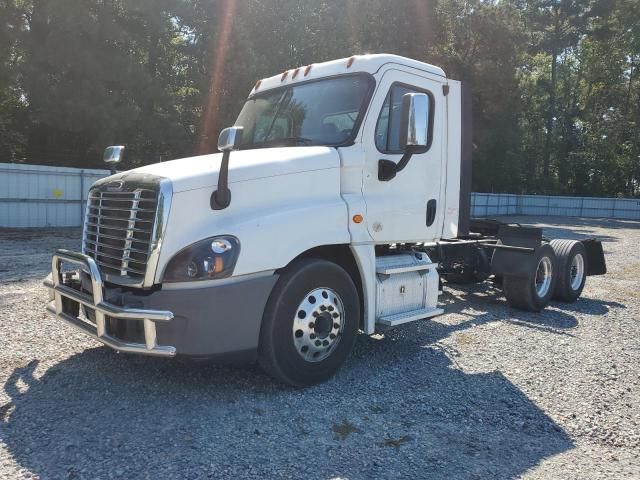 2018 Freightliner Cascadia 125 Semi Truck