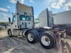 2014 Freightliner Cascadia Semi Truck