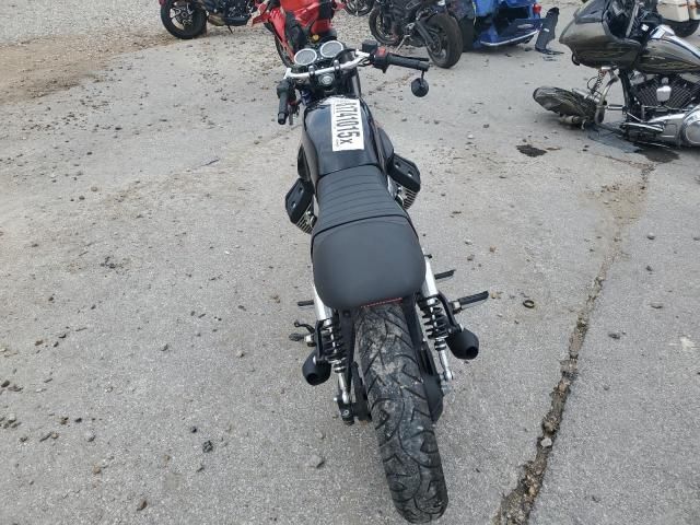 2015 Moto Guzzi V7 Classic