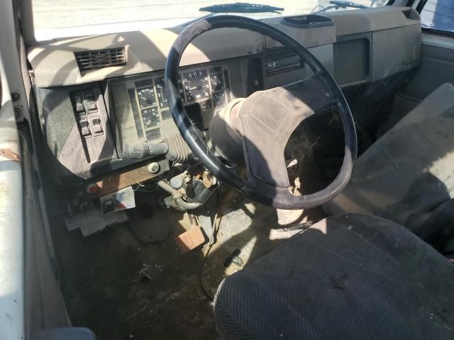 1997 International 4000 4700